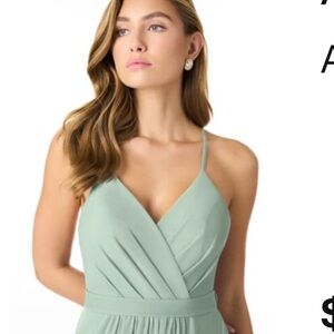 Green Sleeveless Gown with Spaghetti Straps for Weddings